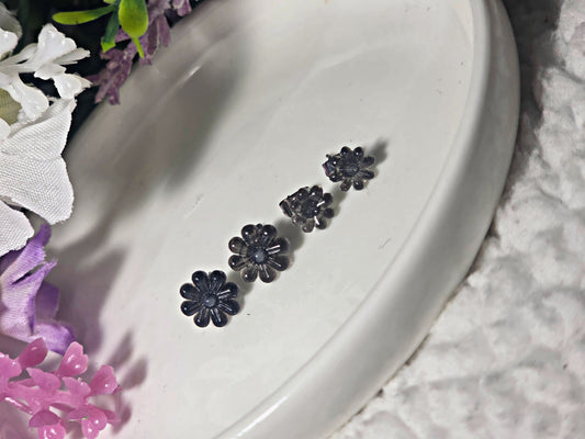 🌼Flower Earrings🌼 (Black)